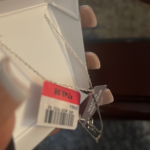 1CTTW lab grown diamond cross necklace - Picture 4 of 4